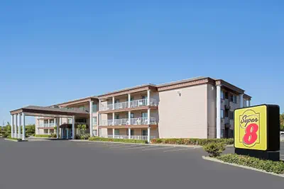 Photo 2 - Super 8 by Wyndham Oroville