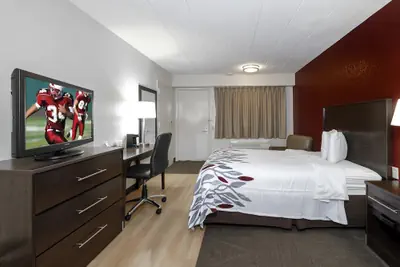 Photo 5 - Red Roof Inn Cleveland - Medina
