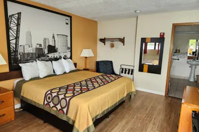 Photo 5 - WestSpring Inn