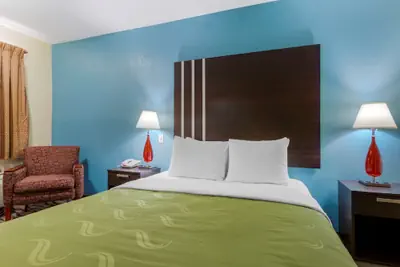 Photo 4 - Quality Inn Columbus - East