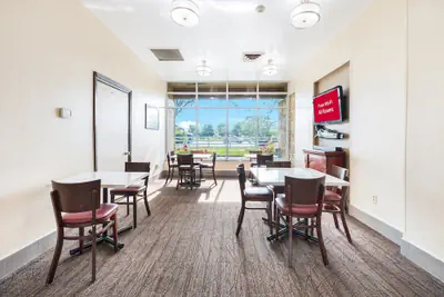 Photo 4 - Red Roof Inn Columbus - Grove City