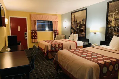 Photo 5 - Super 8 by Wyndham Cincinnati/Springdale OH
