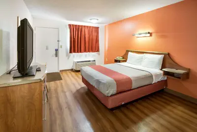 Photo 5 - Motel 6 Dayton, OH - Englewood