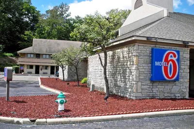 Photo 2 - Motel 6 Dayton, OH - Englewood