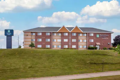Photo 2 - MainStay Suites Dubuque at Hwy 20