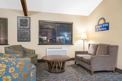 Photo 2 - Days Inn & Suites by Wyndham Baxter Brainerd Area