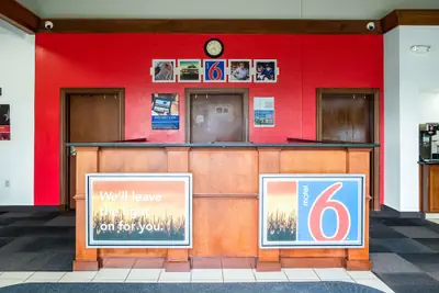 Photo 4 - Motel 6 Columbus, OH - OSU