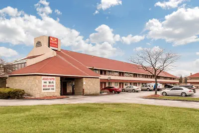 Photo 2 - Econo Lodge Holland - Toledo