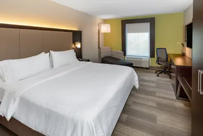 Photo 3 - Holiday Inn Express Minden by IHG