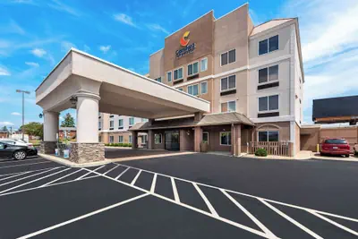 Photo 2 - Comfort Inn & Suites Heath - Newark South