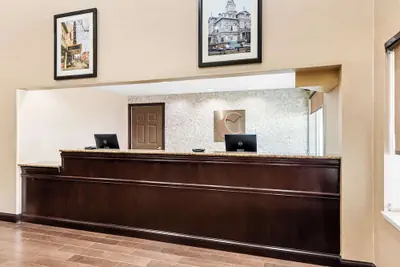 Photo 3 - Comfort Inn & Suites Heath - Newark South