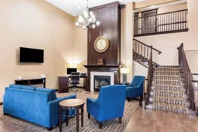 Photo 4 - Comfort Inn & Suites Heath - Newark South