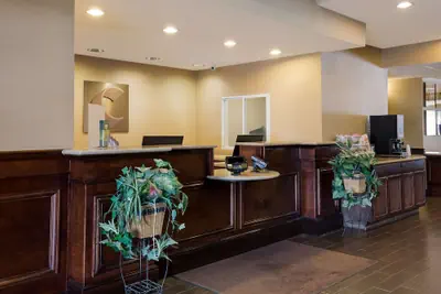 Photo 4 - Comfort Suites Near University