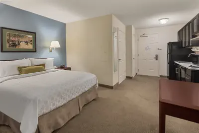 Photo 4 - Candlewood Suites Raleigh Crabtree by IHG