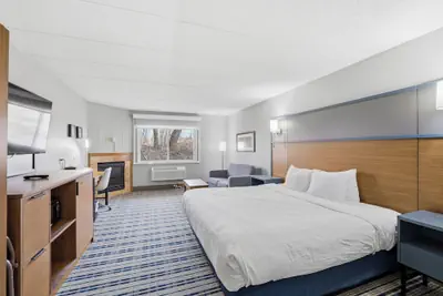 Photo 5 - AmericInn by Wyndham White Bear Lake St. Paul