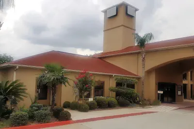 Photo 2 - Red Roof Inn & Suites Houston - Humble/IAH Airport