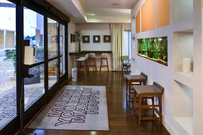 Photo 2 - Hampton Inn San Francisco-Daly City