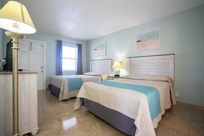 Photo 4 - Carriage House Resort Motel