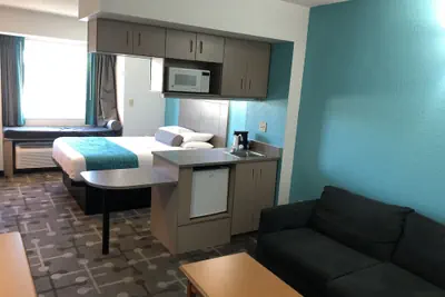 Photo 4 - Red Lion Inn & Suites Elk Grove Village
