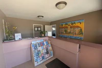 Photo 4 - Oceanview Motel - Huntington Beach