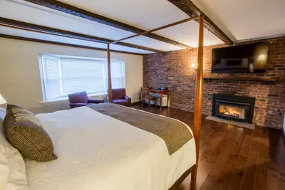 Photo 4 - The Yankee Inn