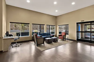 Photo 4 - Comfort Inn & Suites Sequoia/Kings Canyon
