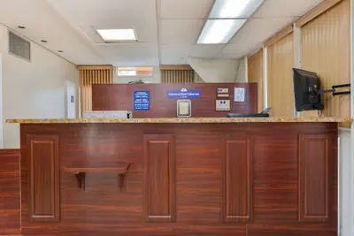 Photo 4 - Americas Best Value Inn Sarasota Downtown