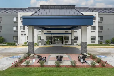 Photo 2 - Best Western Bolingbrook Hotel