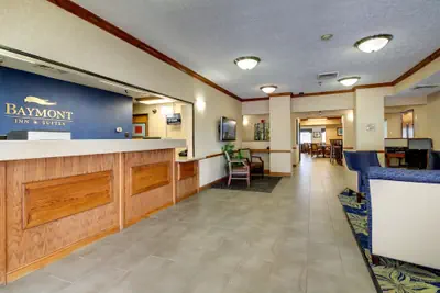 Photo 4 - Baymont by Wyndham Galesburg