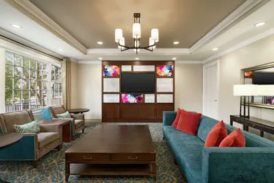 Photo 4 - Hampton Inn New Orleans-St. Charles Ave./Garden District