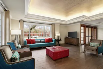 Photo 5 - Hampton Inn New Orleans-St. Charles Ave./Garden District