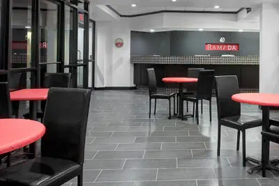 Photo 4 - Ramada by Wyndham Pearl/Jackson Airport