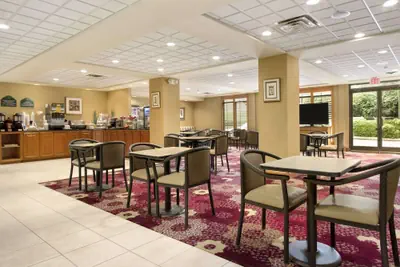 Photo 2 - Wingate Inn Chattanooga