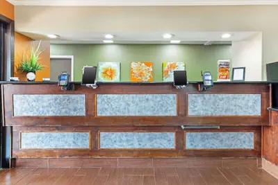 Photo 4 - Best Western Inn & Suites