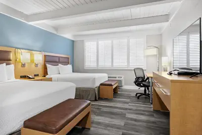 Photo 2 - Prodigy Hotel, a Days Inn by Wyndham