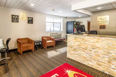 Photo 4 - Econo Lodge Cadillac