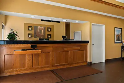 Photo 5 - Comfort Suites Saginaw North