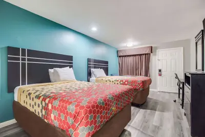 Photo 4 - Prestige Inn