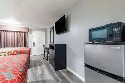 Photo 5 - Prestige Inn