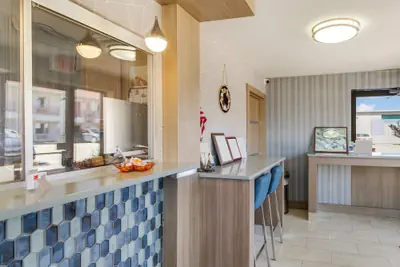 Photo 2 - Prestige Inn