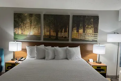 Photo 5 - Days Inn by Wyndham Clanton AL