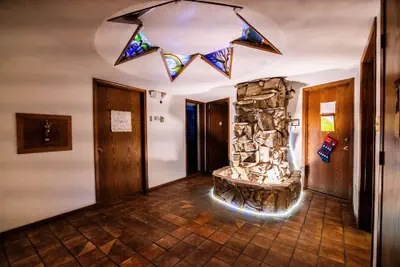 Photo 3 - 7 Gables Inn & Suites