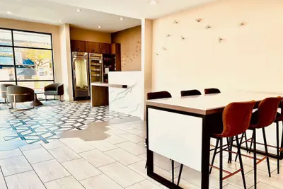 Photo 4 - Ramada by Wyndham Modesto Yosemite Area