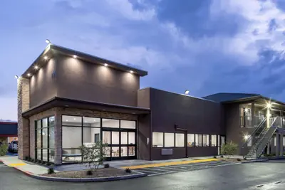 Photo 2 - Ramada by Wyndham Modesto Yosemite Area