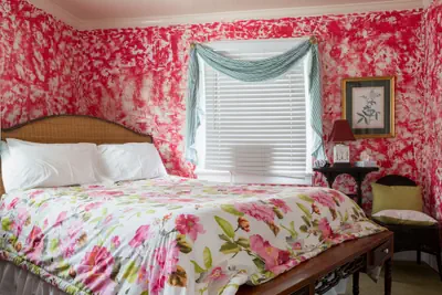 Photo 3 - Secret Garden Inn and Cottages