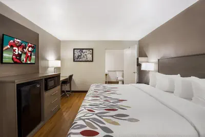 Photo 5 - Red Roof Inn & Suites Thomasville