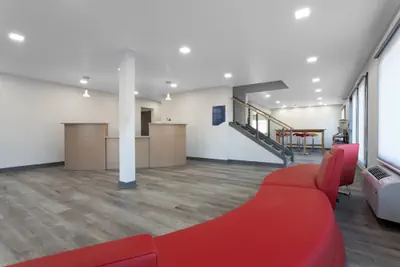 Photo 5 - Travelodge by Wyndham Elkhart