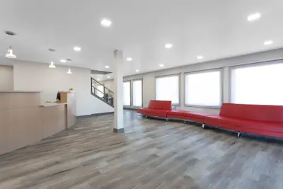 Photo 4 - Travelodge by Wyndham Elkhart