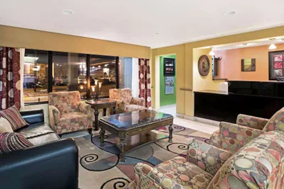 Photo 5 - La Quinta Inn & Suites by Wyndham Salina