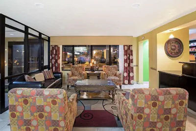 Photo 4 - La Quinta Inn & Suites by Wyndham Salina